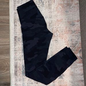 Lululemon grey camo
